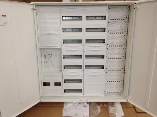 F-tronic Zählerschrank 1x eHZ Zählerfeld mit Datenschnittstelle + 1x Verteilerfeld + 1x Verteilerfeld mit APZ + 1x Multimediafeld, 4-feldrig